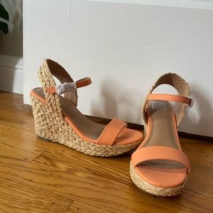 Orange Wedges size 7.5